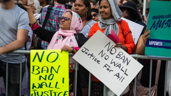 Know Your Rights With the Police and Immigration Agents: