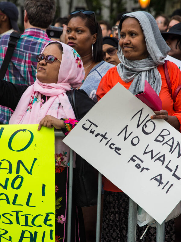 Know Your Rights With the Police and Immigration Agents: