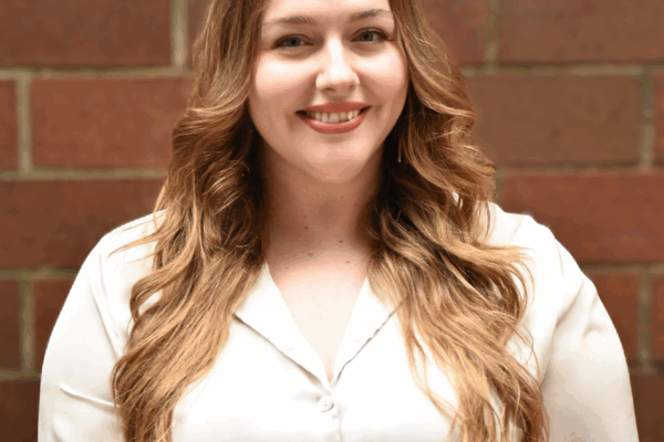 Lindsay headshot